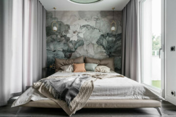 Sypialnia master z wyjątkową tapetą od Wall & Deco (proj. Magma, zdj. Fotomohito)
